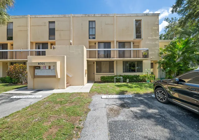 Photo 4 of Townhouse for sale at 8701 SW 30th Street #211, Davie, FL 33328 | MLS# B26043634 | Listing updated on 2026-09-23