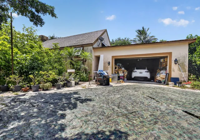 Photo 1 of Single family home for sale at 6022 Western Way, Lake Worth, FL 33463 | MLS# B26043678 | Listing updated on 2026-09-23