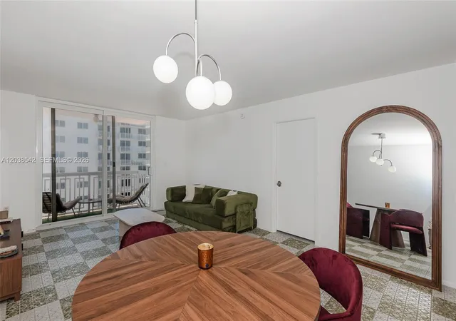 2nd image of 401 Ocean Dr #810, Miami Beach, FL 33139 | MLS# A12038542