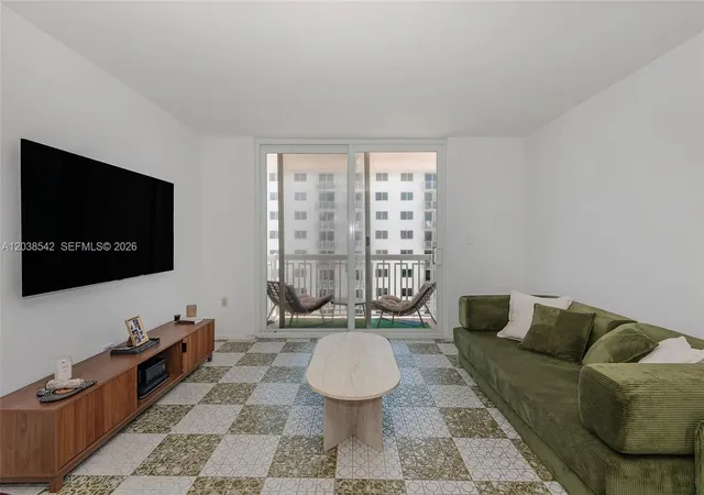 4th image of 401 Ocean Dr #810, Miami Beach, FL 33139 | MLS# A12038542