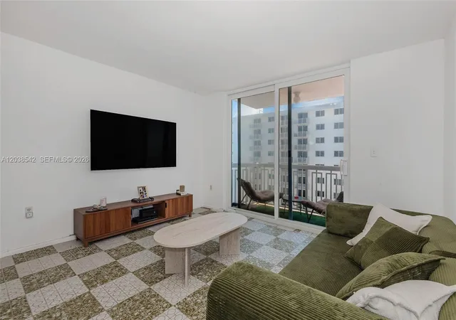 5th image of 401 Ocean Dr #810, Miami Beach, FL 33139 | MLS# A12038542