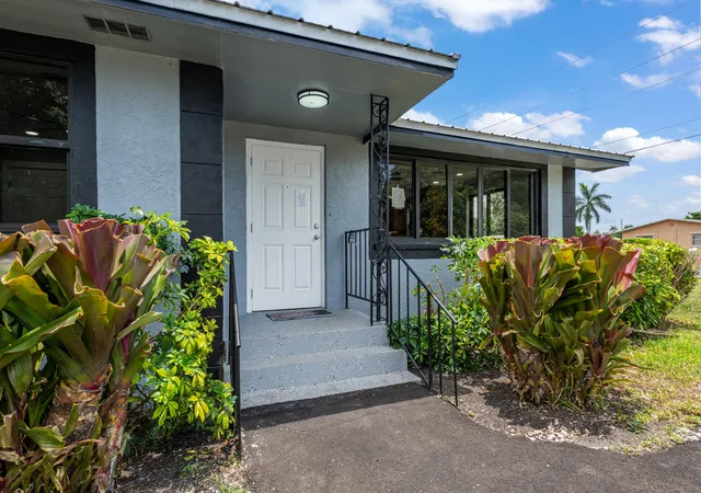 5th image of 24 Nw Avenue I, Belle Glade, FL 33430 | MLS# B26043707