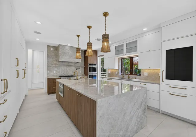 Photo 3 of Single family home for sale at 2719 Ne 19th Street, Fort Lauderdale, FL 33305 | MLS# B26043757 | Listing updated on 2026-09-28