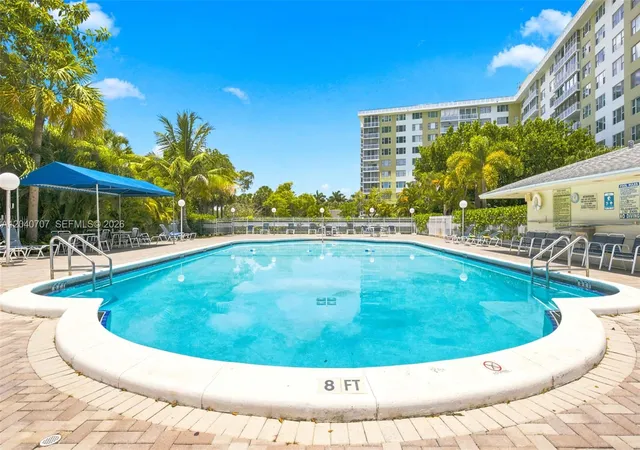 4th image of 4350 Hillcrest Dr 611, Hollywood, FL 33021