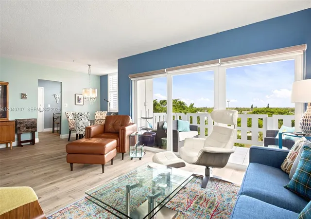 5th image of 4350 Hillcrest Dr 611, Hollywood, FL 33021