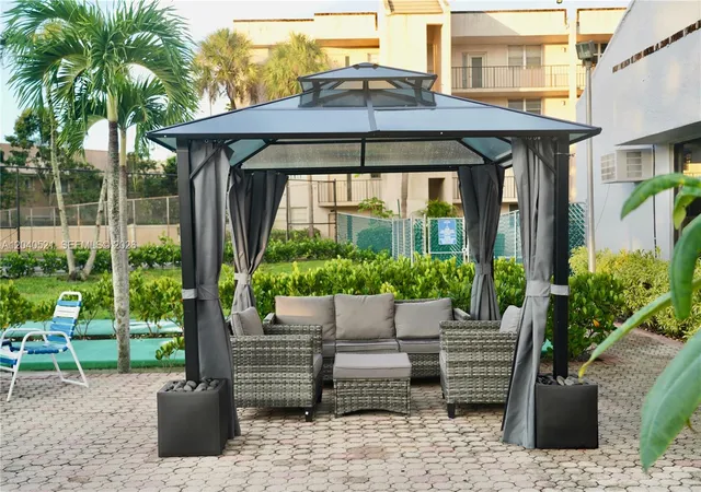 2nd image of 2541 Aragon Blvd, Sunrise, FL 33322
