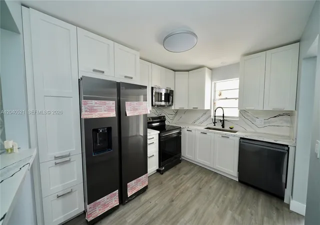 3rd image of 2541 Aragon Blvd #305, Sunrise, FL 33322 | MLS# A12040521