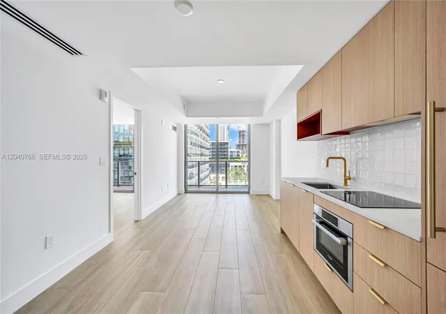 5th image of 90 NE 32nd 1103, Miami, FL 33127