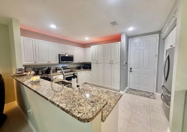 Homes for sale in Delray Beach, FL | 1015 Ventnor Ave #3a, Delray Beach, FL 33444 | MLS# B26043860