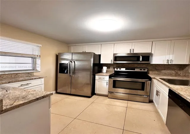 1st image of 9235 Lagoon Pl #109, Davie, FL 33324 | MLS# A12040823