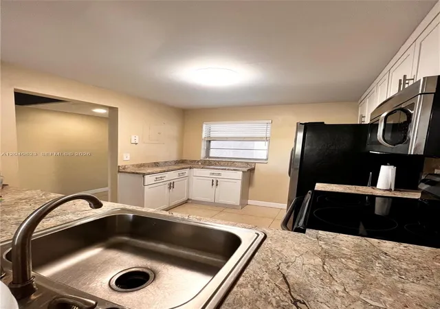 3rd image of 9235 Lagoon Pl #109, Davie, FL 33324 | MLS# A12040823