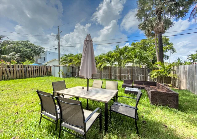 Homes for sale in Fort Lauderdale, FL | 1813 Sw 10th St, Fort Lauderdale, FL 33312 | MLS# A12040822