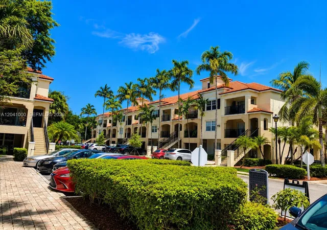 Homes for sale in Coral Springs, FL | 5980 W Sample Rd #308, Coral Springs, FL 33067 | MLS# A12041000