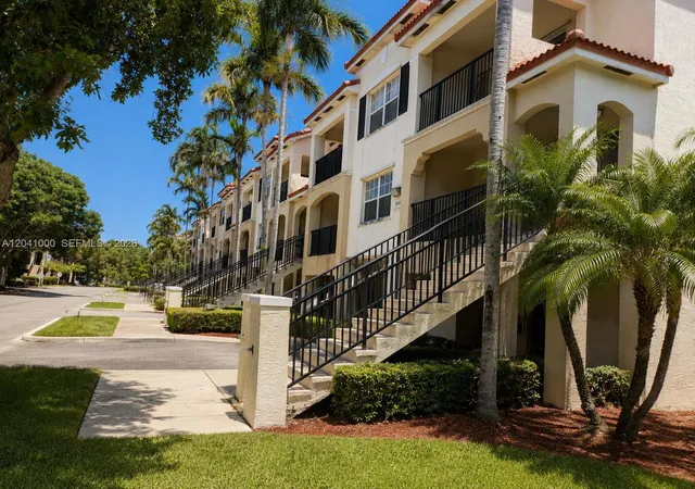 Homes for sale in Coral Springs, FL | 5980 W Sample Rd #308, Coral Springs, FL 33067 | MLS# A12041000