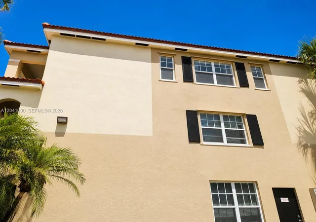 Homes for sale in Coral Springs, FL | 5980 W Sample Rd #308, Coral Springs, FL 33067 | MLS# A12041000