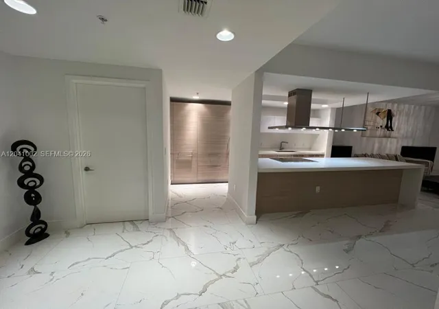 5th image of 17301 Biscayne Blvd #206, North Miami Beach, FL 33160 | MLS# A12041002