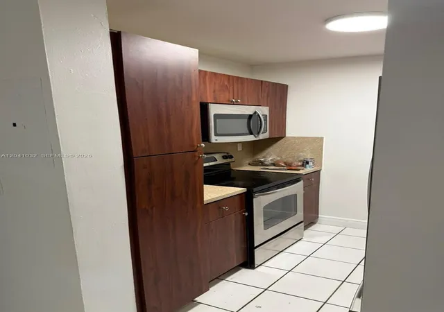 3rd image of 600 Nw 32Nd Pl #303, Miami, FL 33125 | MLS# A12041032