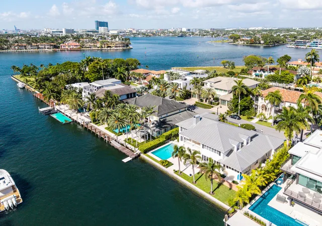 Photo 3 of Single family home for sale at 704 Isle Of Palms Dr, Fort Lauderdale, FL 33301 | MLS# B26043993 | Listing updated on 2026-10-08
