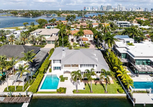 Photo 3 of Single family home for sale at 704 Isle Of Palms Dr, Fort Lauderdale, FL 33301 | MLS# B26043993 | Listing updated on 2026-10-08