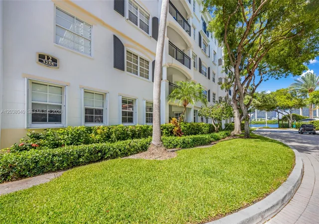 3rd image of 3255 Ne 184Th St, Aventura, FL 33160