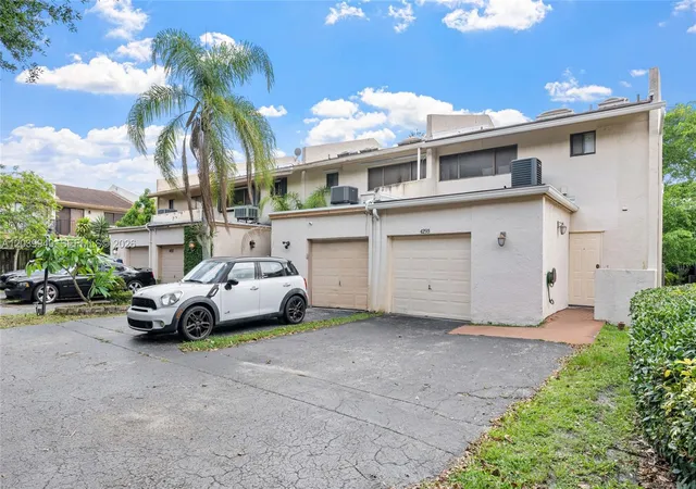 4th image of 4293 N 76Th Ave, Davie, FL 33024 | MLS# A12039940