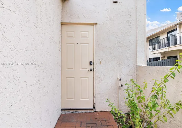 5th image of 4293 N 76Th Ave, Davie, FL 33024 | MLS# A12039940
