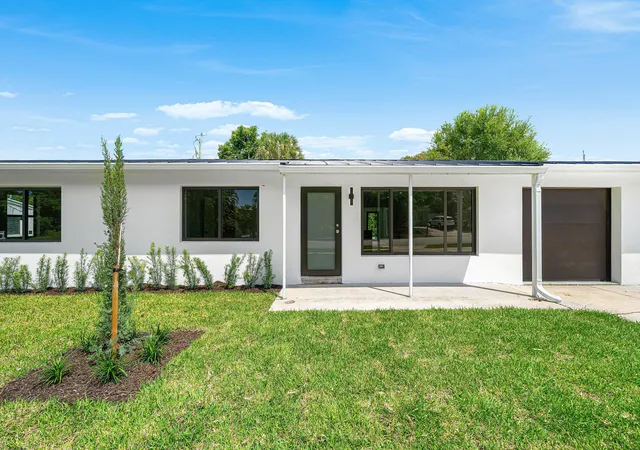 2nd image of 707 Sunset Dr, Lake Worth Beach, FL 33461 | MLS# B26044032