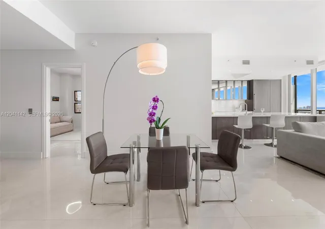 4th image of 888 Biscayne Blvd #5404, Miami, FL 33132 | MLS# A12041142