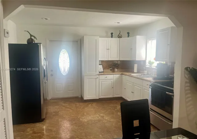 5th image of 521 Nw 32Nd Pl, Miami, FL 33125 | MLS# A12040274