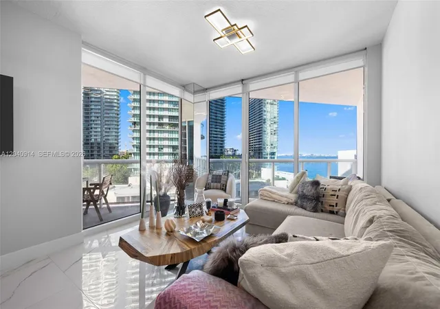 2nd image of Platinum Condominium, Miami, FL 33137