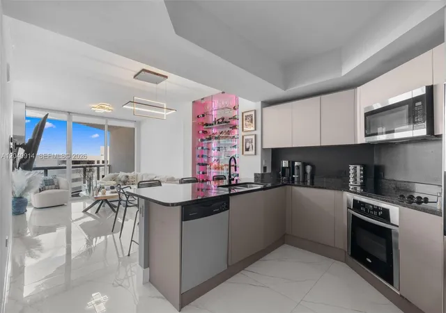 5th image of Platinum Condominium, Miami, FL 33137