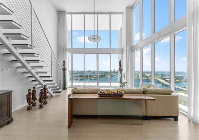 2nd image of 1040 Biscayne Blvd #3101, Miami, FL 33132 | MLS# A12039534