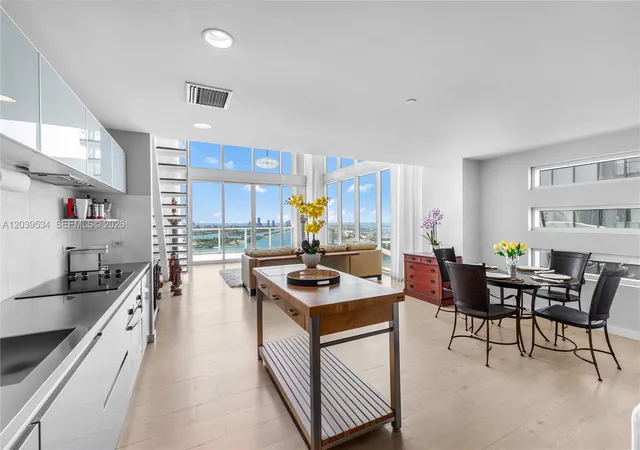 4th image of 1040 Biscayne Blvd #3101, Miami, FL 33132 | MLS# A12039534