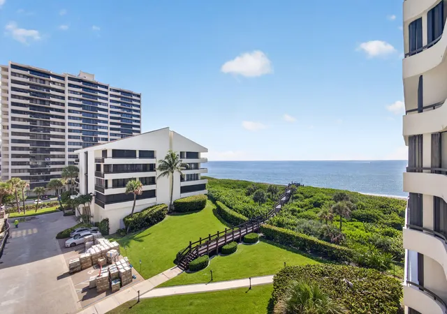 4th image of 4000 N Ocean Dr #403, Singer Island, FL 33404 | MLS# B26044100