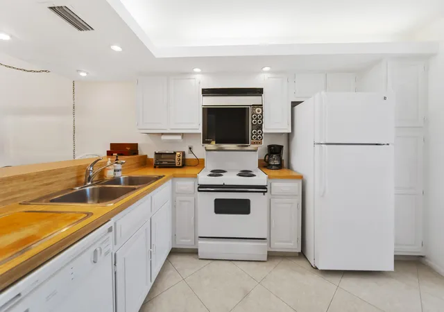 Photo 3 of Condo for sale at 2687 N Ocean Blvd #303, Boca Raton, FL 33431 | MLS# B26044134 | Listing updated on 2026-10-08