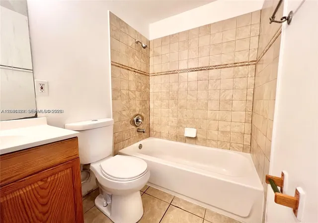 Homes for sale in Pompano Beach, FL | 1227 Sw 46Th Ave #304, Pompano Beach, FL 33069 | MLS# A12041322