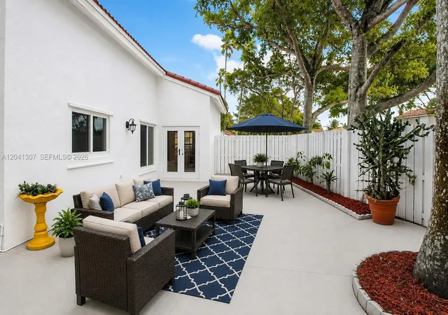 3rd image of 12797 Nw 13Th St, Sunrise, FL 33323 | MLS# A12041307