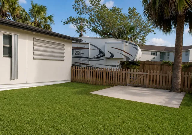 Photo 3 of Single family home for sale at 1545 South 24th Ct, Riviera Beach, FL 33404 | MLS# B26044167 | Listing updated on 2026-09-23