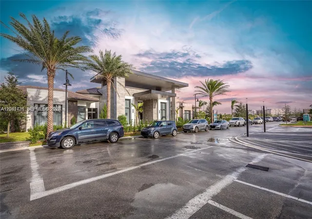 39th image of 4856 Nw 83rd Pkwy, Doral, FL 33166 | MLS# A12041426