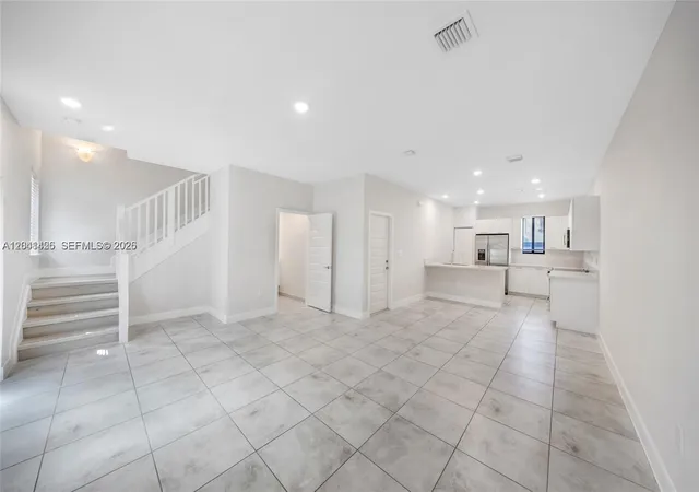 4th image of 4856 Nw 83Rd Pkwy, Doral, FL 33166 | MLS# A12041426