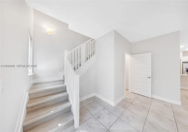 5th image of 4856 Nw 83Rd Pkwy, Doral, FL 33166 | MLS# A12041426