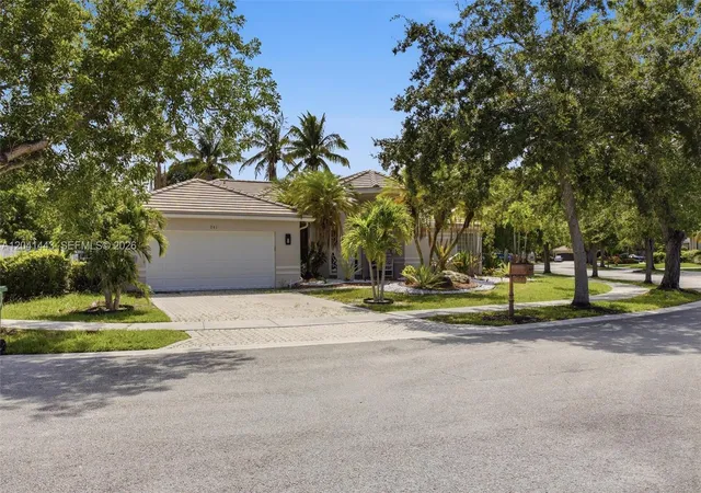 Homes for sale in Weston, FL | 241 Fairmont Wy, Weston, FL 33326 | MLS# A12041443