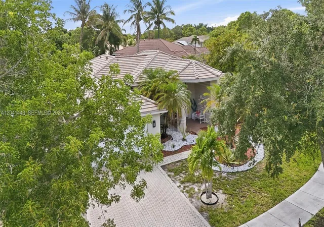Homes for sale in Weston, FL | 241 Fairmont Wy, Weston, FL 33326 | MLS# A12041443