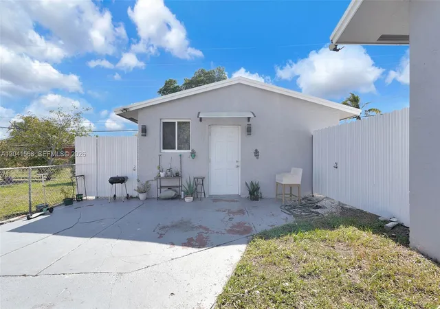Homes for sale in Miami Gardens, FL | 3280 Nw 213Th Ter, Miami Gardens, FL 33056 | MLS# A12041568