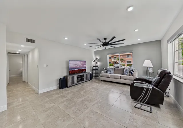 Photo 3 of Condo for sale at 9 Ne 19th Court #C112, Wilton Manors, FL 33305 | MLS# B26044319 | Listing updated on 2026-10-08