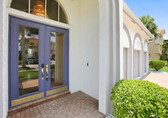 Photo 3 of Sale Pending at 9599 Shepard Pl, Wellington, FL 33414 | MLS# B26044318 | Listing updated on 2026-09-22