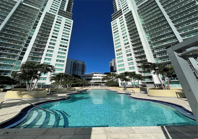 2nd image of 253 Ne 2nd St #2108, Miami, FL 33132 | MLS# A12036160