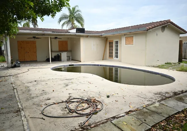 3rd image of (Undisclosed), Hollywood, FL 33021 | MLS# A12035197