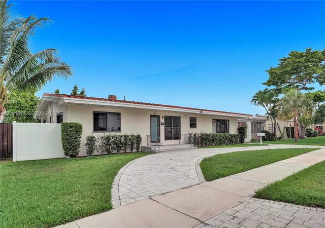 5th image of 1704 Rodman St, Hollywood, FL 33020 | MLS# A12041818