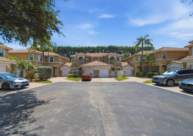 Homes for sale in Sunrise, FL | 2824 Nw 99Th Ter, Sunrise, FL 33322 | MLS# B26044488